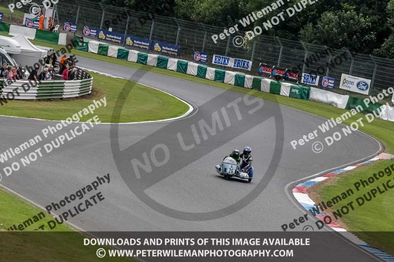 Vintage motorcycle club;eventdigitalimages;mallory park;mallory park trackday photographs;no limits trackdays;peter wileman photography;trackday digital images;trackday photos;vmcc festival 1000 bikes photographs